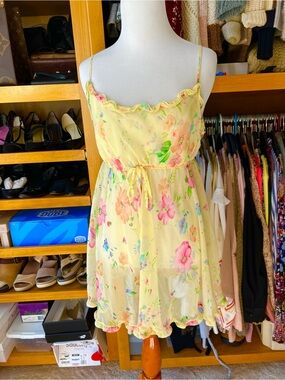 VICTORIA’s SECRET Yellow Floral Chiffon Nightie